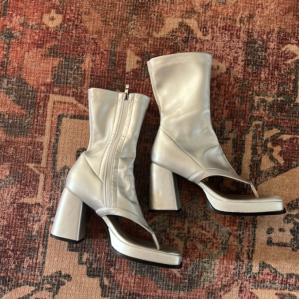 Metallic Heels!